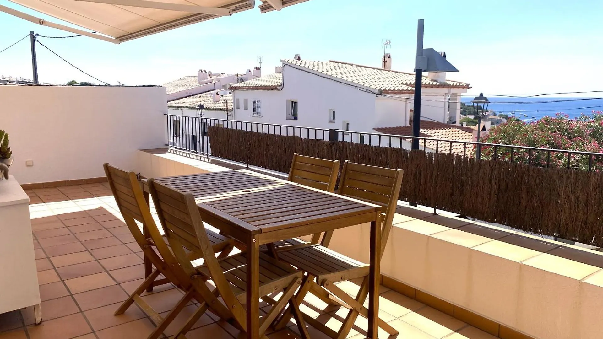 Daire Saguarda II - Apartamento Con Terraza Y Vistas Al Mar Cadaqués