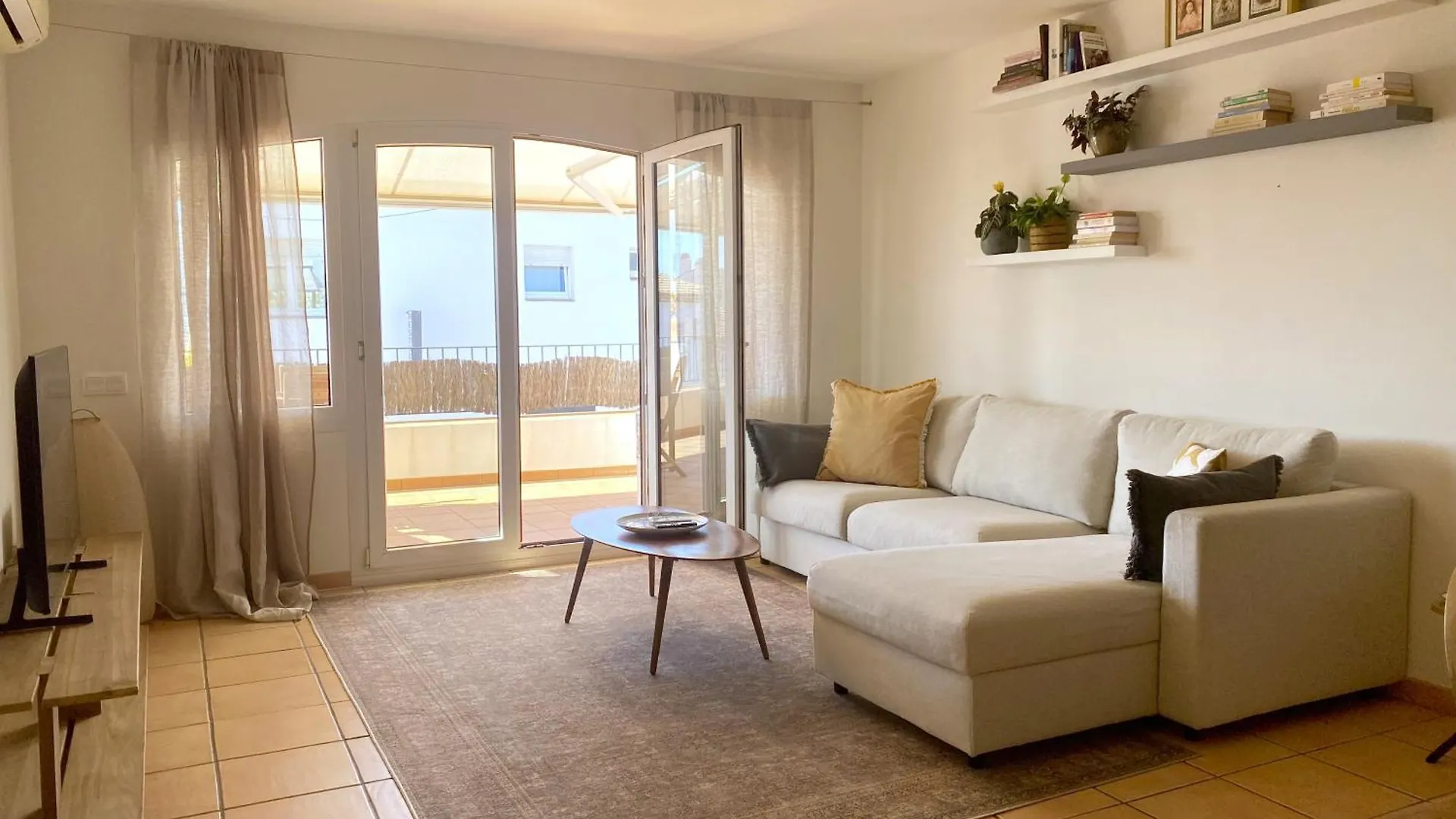Daire Saguarda II - Apartamento Con Terraza Y Vistas Al Mar Cadaqués İspanya